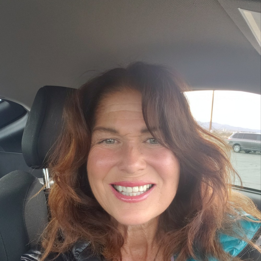 Meet your Posher, Carrie